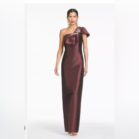 Sachin + Babi Dresses & Skirts - Sachin + Babi INES GOWN in Eggplant size 4 NWT Retail $995 sold out!